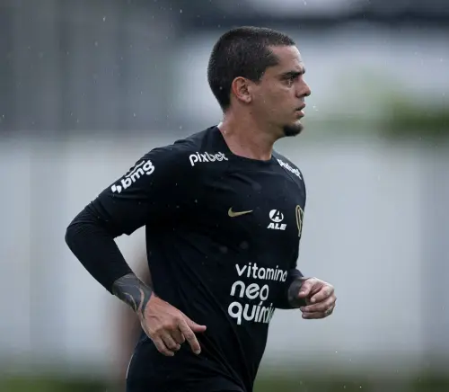 Fagner fala sobre saída do Corinthians e detona diretoria alvinegra