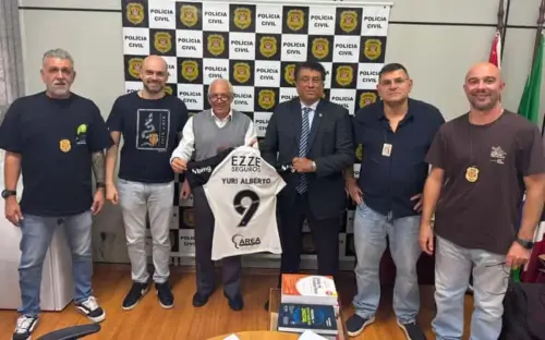 Caso de polícia! Corinthians recupera camisa histórica de Yuri Alberto furtada no Memorial