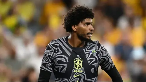 Hugo Souza faz autocrítica após gol de falta contra a Austrália