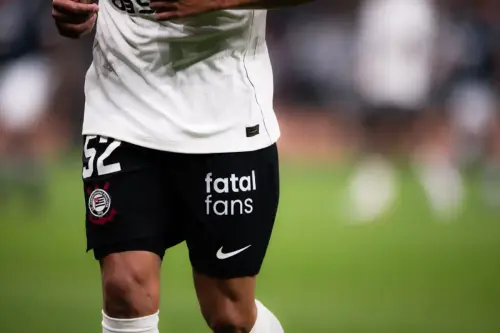 Fatal Model faz proposta para assumir o patrocínio máster do Corinthians