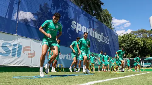 Palmeiras se despede da torcida em amistoso antes da Libertadores