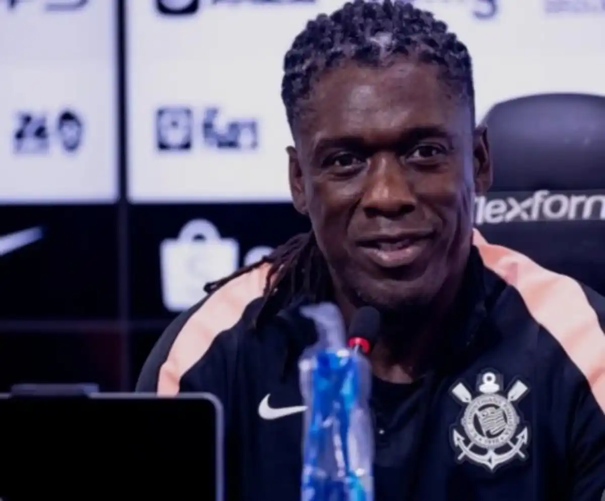Seedorf quebra silêncio sobre demissão e rebaixamento do Corinthians