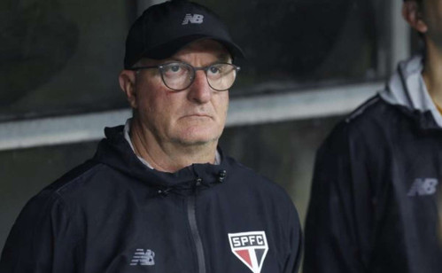 Dorival Júnior alerta sobre a falta de concentração após derrota