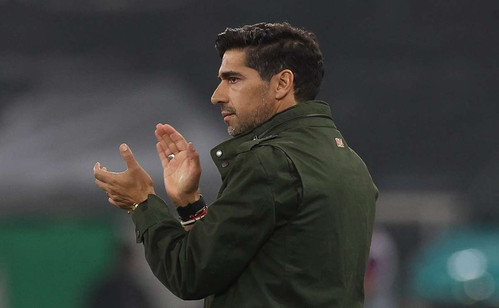 Palmeiras homenageia Lito Sousa e presenteia filho do influenciador em encontro