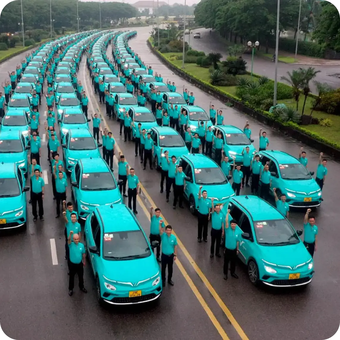So sánh chất lượng tài xế taxi truyền thống và taxi điện Xanh SM