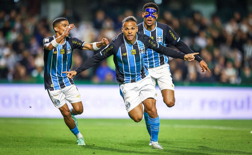 Grana chegando: Grêmio sela acordo com Banrisul e garante visibilidade no final do Brasileiro