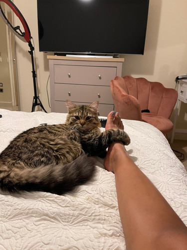 Yasmina Khan Feet 6754148.jpg