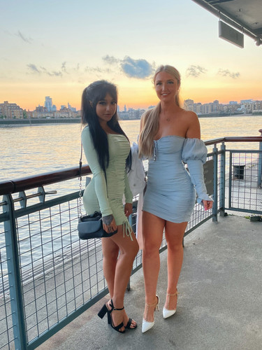 Yasmina Khan Feet 6754159.jpg