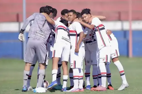 São Paulo amarga derrota para o Fortaleza e se distancia do G8 no Brasileirão sub-17