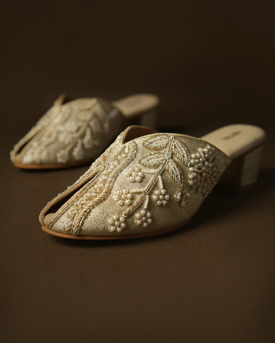 prod pearl mule gold 3.jpg