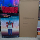 Big Figs 30 inch Transformers Optimus Prime In Hand Images 07