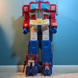 Big Figs 30 inch Transformers Optimus Prime In Hand Images 02