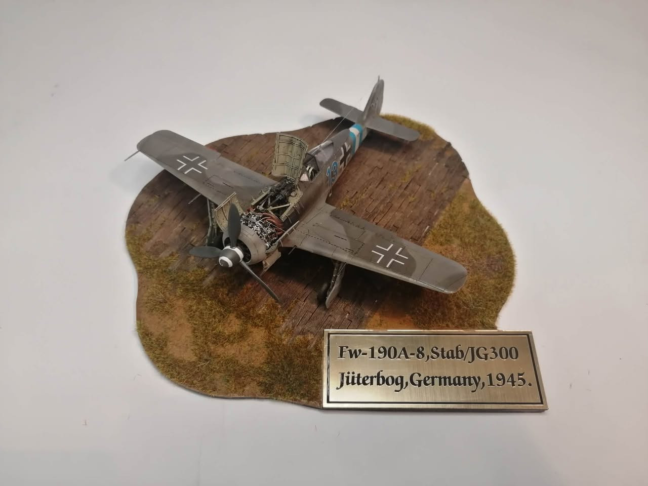 Un autre modèle à l'échelle 1/72 qui est arrivé dans notre photomaton est le FW-190 A-8 avec Edua...