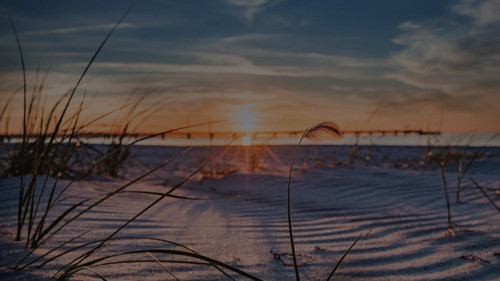 bei sonnigem wetter fuehlt man sich am strand am wohlsten 857828139 1200x675 6e79f18294288510eb05468.jpg