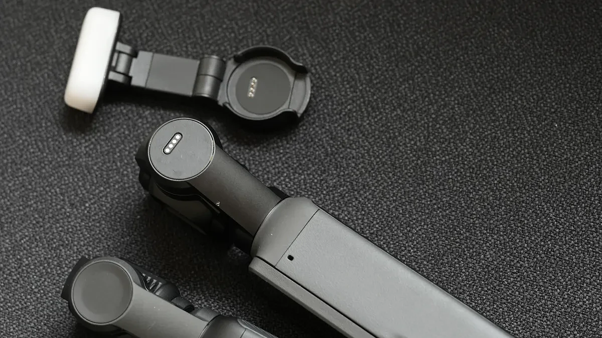 DJI Osmo Pocket 3 vs Pocket 4