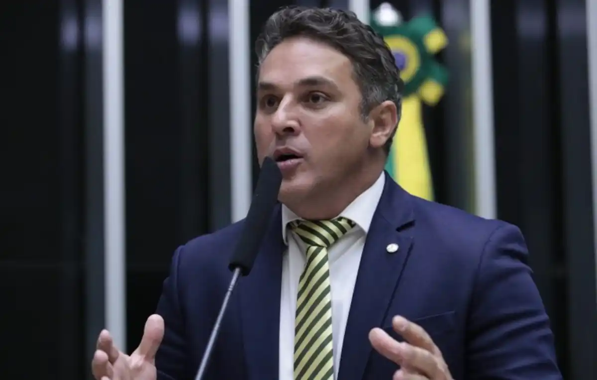 Zucco libera R$ 200 mil via emenda pix para evento evangélico de aliado bolsonarista