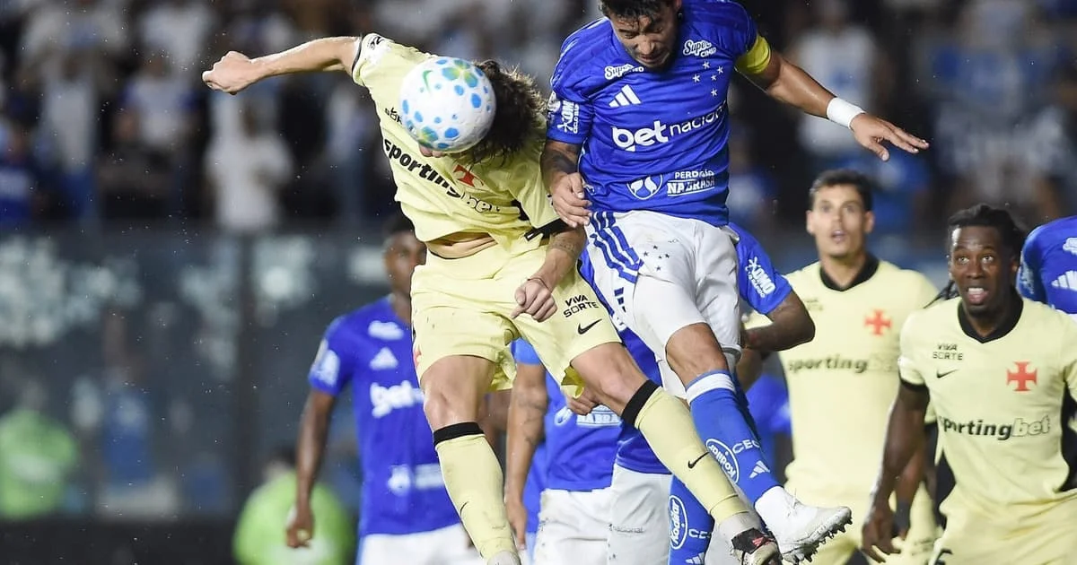 Cruzamentos em alta, mas defesa aérea preocupa: o dilema do Cruzeiro no segundo semestre