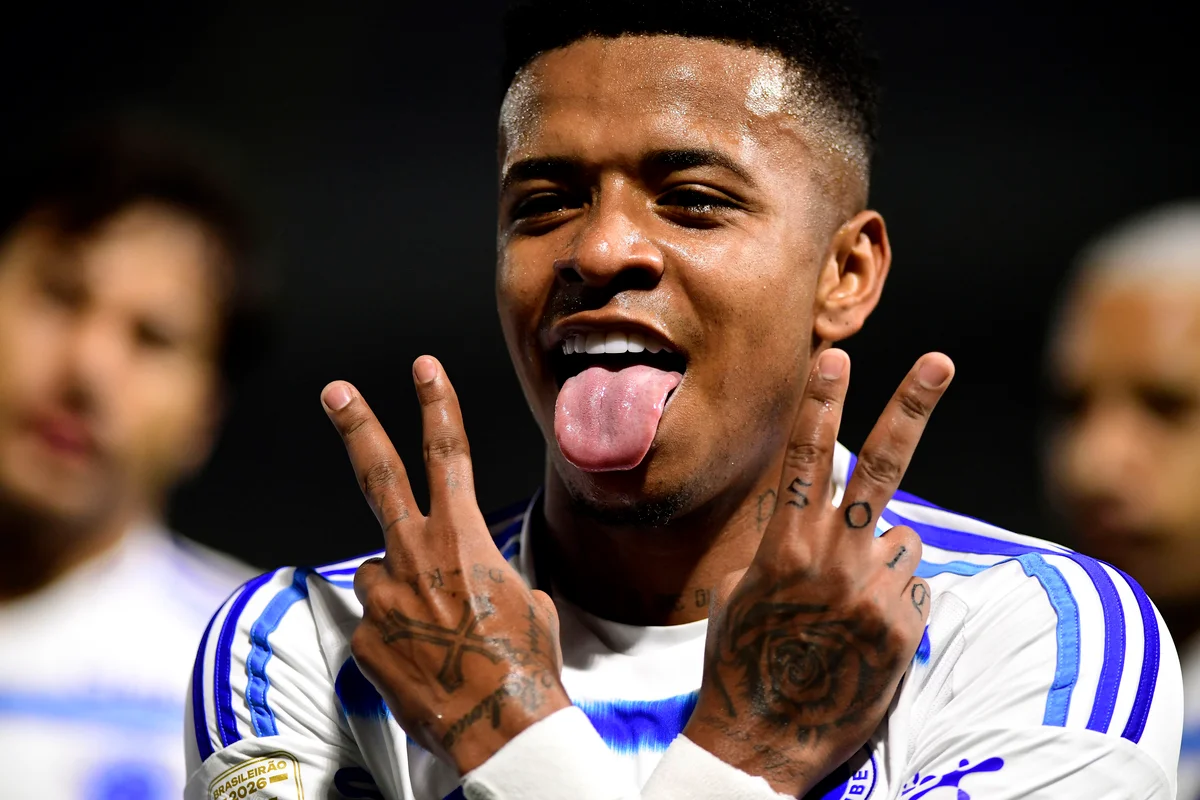 Keny Arroyo brilha no Cruzeiro e retorna à seleção do Equador após ano de evolução intensa