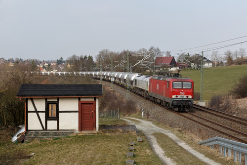 Im Jahr 2015 fuhr der Zementzug Rdersdorf - Regensburg wieder planmig bers Vogtland. Das Bild zeigt .jpg