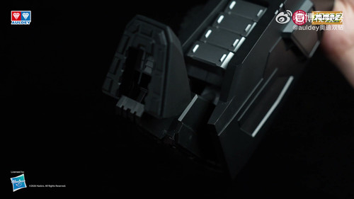 Auldey Transformers AAM G1 Nemesis Prime 042.jpg