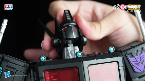 Auldey Transformers AAM G1 Nemesis Prime 012