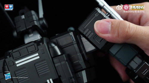 Auldey Transformers AAM G1 Nemesis Prime 015