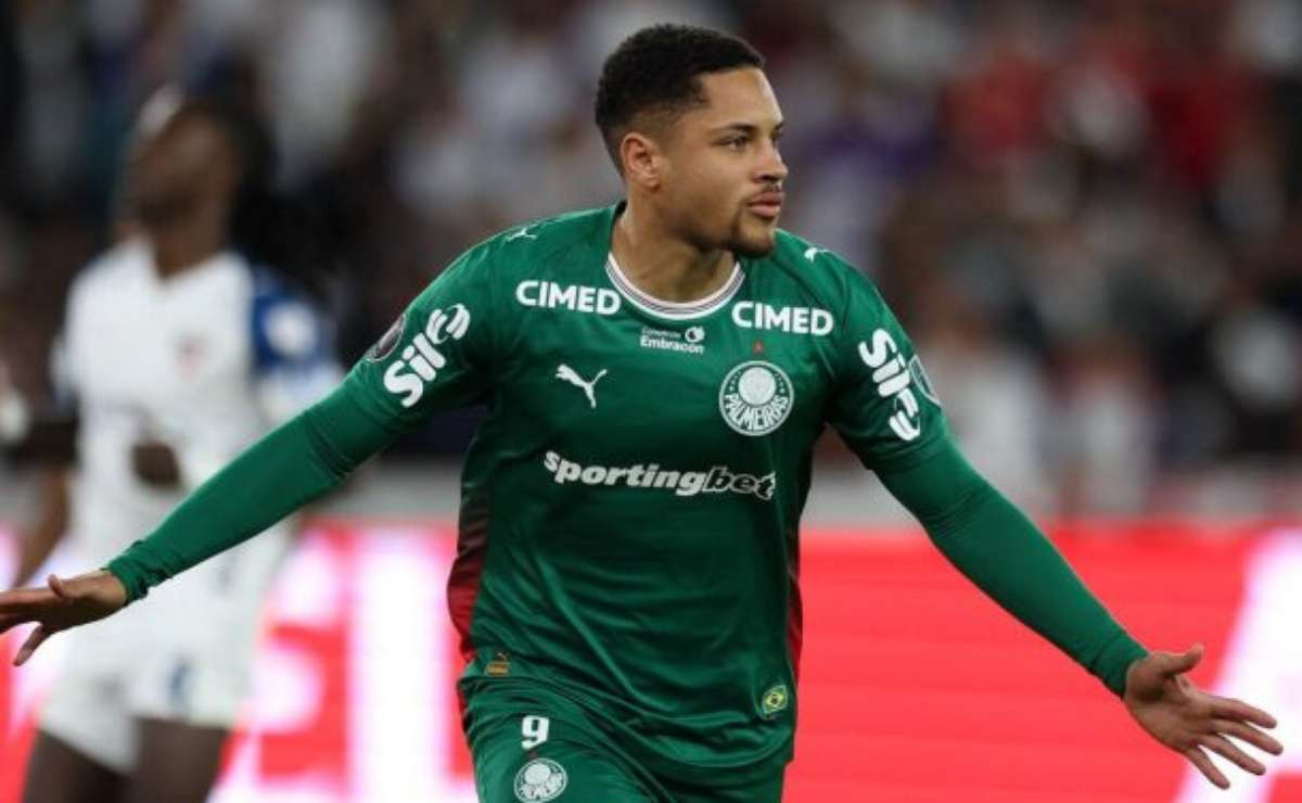 Vitor Roque renasce no Palmeiras e se torna peça-chave na reta final da temporada