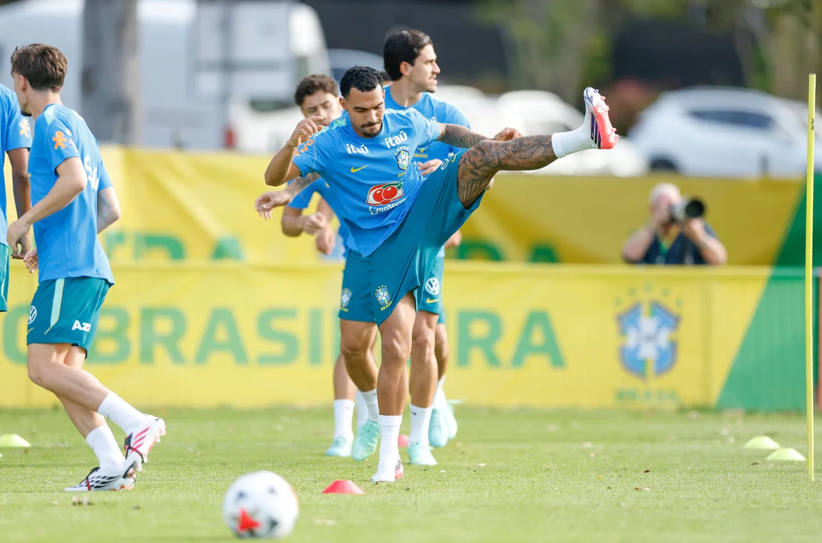 Estreia de peso: Ancelotti confirma que Matheuzinho será titular da Seleção Brasileira