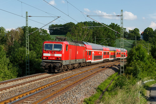 143 957 mit RE 4773 Hof - Dresden, aufgenommen bei Liebau..jpg