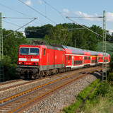 143 957 mit RE 4773 Hof - Dresden, aufgenommen bei Liebau.