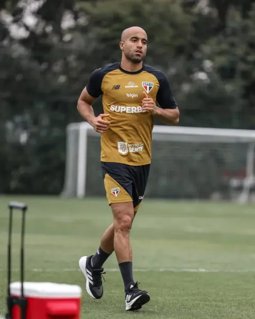 MAS JÁ? Lucas entra em processo de transição física e surpreende o São Paulo