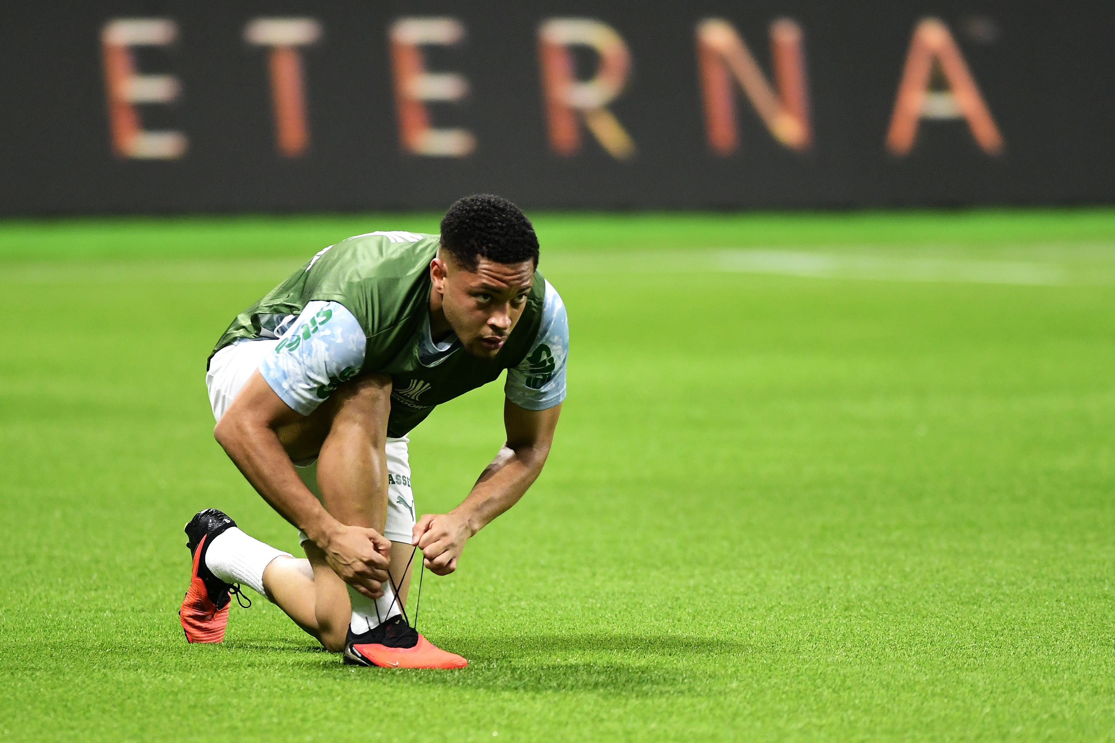 FINALMENTE! Vitor Roque volta a brilhar no clássico e reassume protagonismo no Palmeiras
