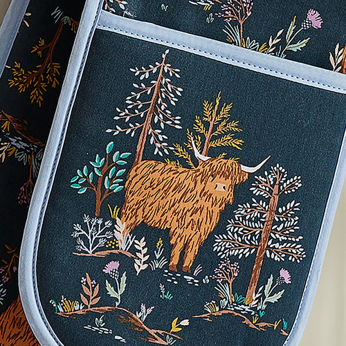 Ulster Weavers Connie the Cow Double Oven Glove Navy sn3.jpg