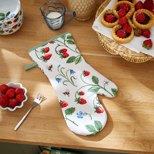 Ulster Weavers Strawberry Patch Gauntlet Oven Glove Green sn2.jpg