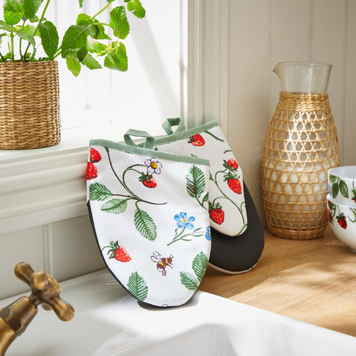 Ulster Weavers Strawberry Patch Microwave Mitts Pair Green sn2.jpg