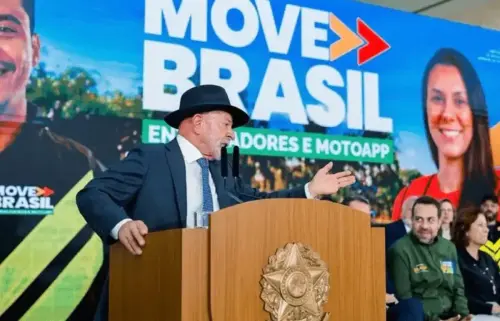 Lula sanciona Move Brasil permanente com R$ 30 bi para motoristas e entregadores de app