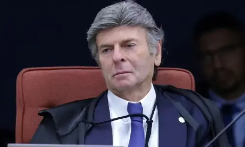 Mensagens revelam "tapete vermelho" do filho de Fux para Daniel Vorcaro