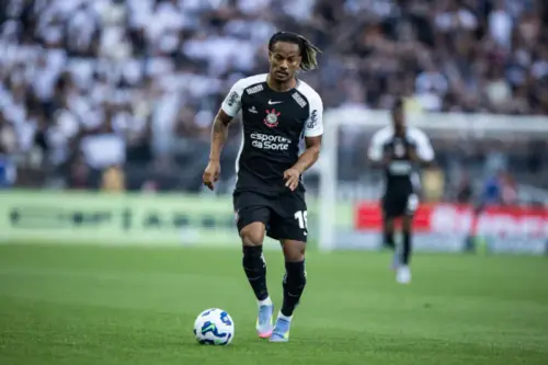 FOI POUPADO? Fernando Diniz explica ausência de Carrillo contra o Santos
