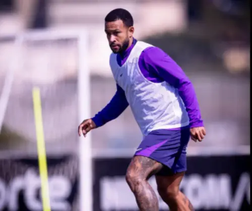 SINAL DE ALERTA! Memphis sente dores após clássico e desfalca treino no CT