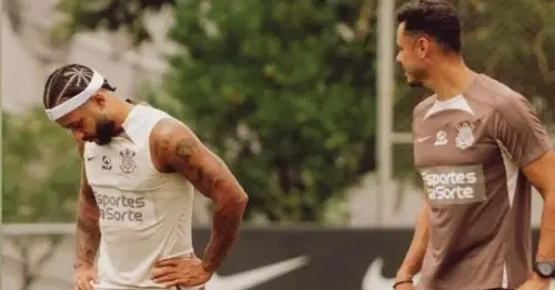 Memphis Depay supera lesão e revive melhores dias sob supervisão de preparador físico no Corinthians