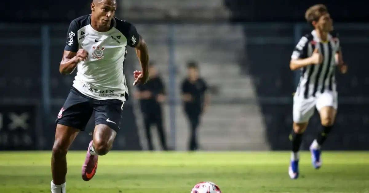 Emprestado ao Zabbar, Luiz Fábio busca resgatar a confiança no futebol maltês após momento difícil no Corinthians