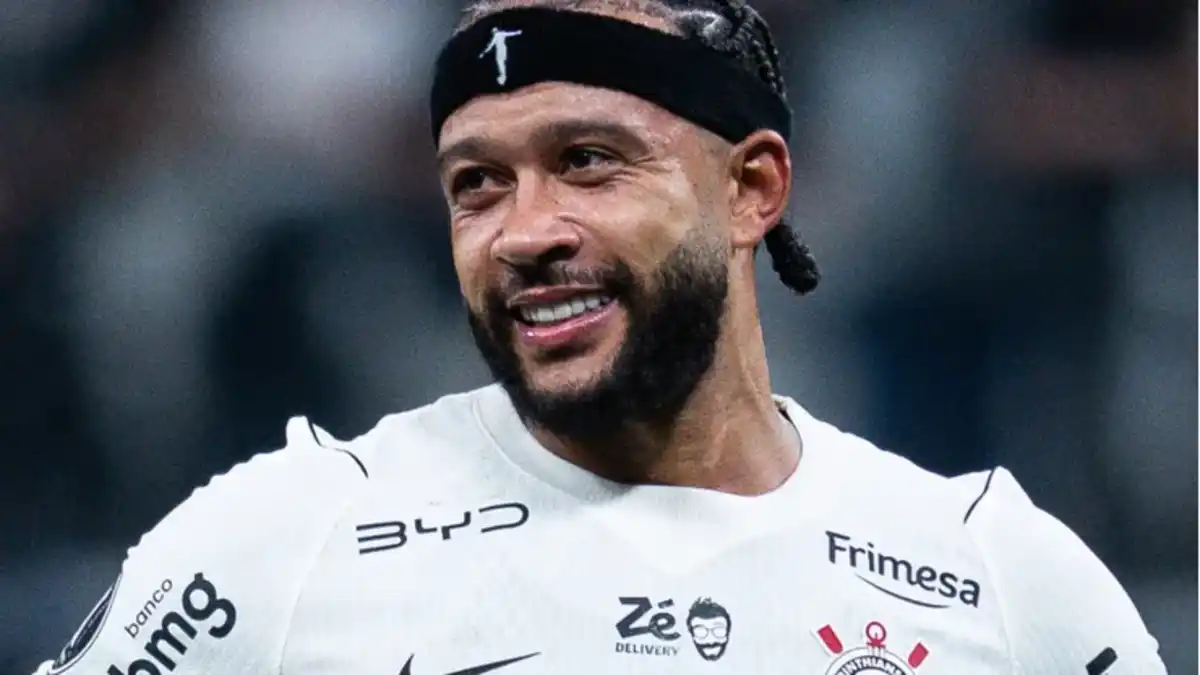 Corinthians multa Memphis Depay em 20% do salário após repercussão de videoclipe 