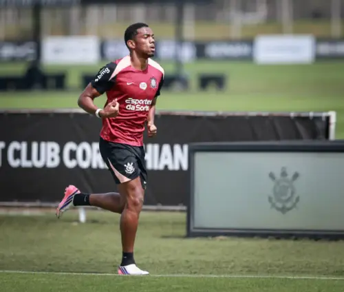 Corinthians confirma provável retorno de volante e artilheiro para enfrentar o Santos