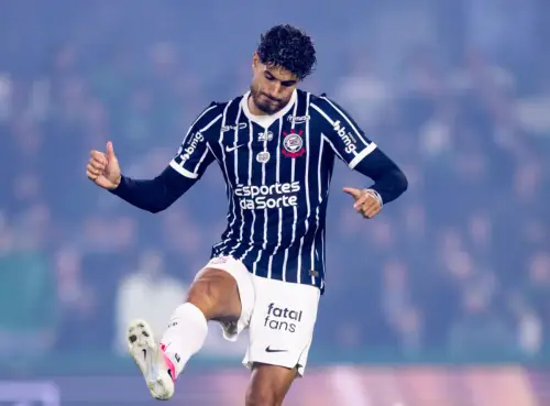 Torcida do Corinthians detona atuação de Pedro Raul após derrota no Sul