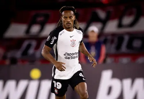 SAÍDAS EM JOGO! Corinthians se movimenta, analisa renovações e tem duas prioridades