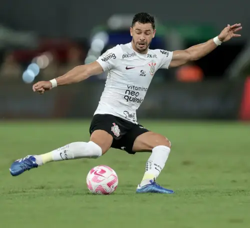 Giuliano aciona a Justiça do Trabalho contra o Corinthians