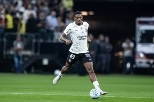 DE SAÍDA? Gigante inglês envia proposta por André, do Corinthians