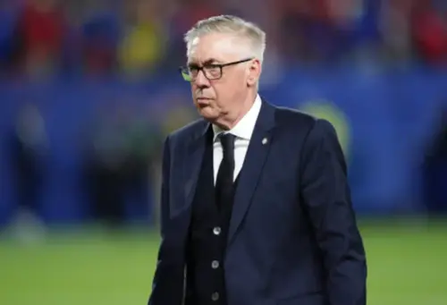 ANCELOTTI NO NILTON SANTOS! Técnico observa nomes do Palmeiras de olho na Seleção