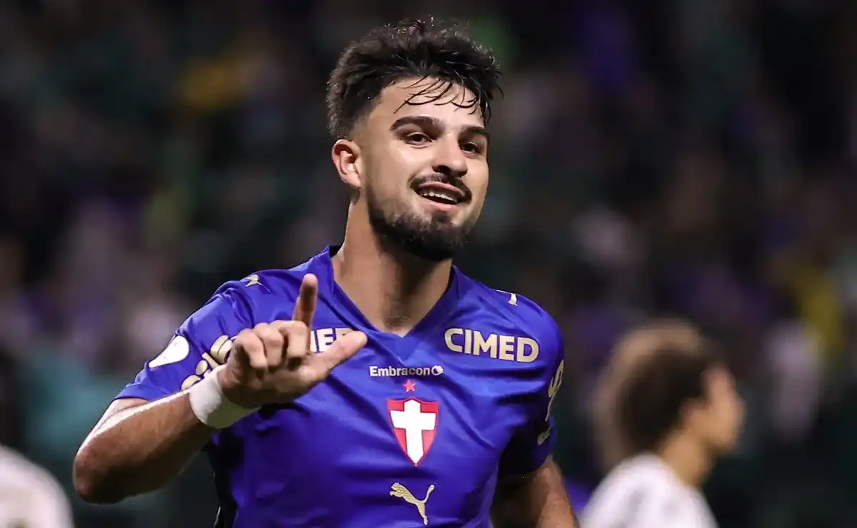 Palmeiras impõe 3 a 0 no Santos e dá passo firme rumo às semifinais da Copa do Brasil