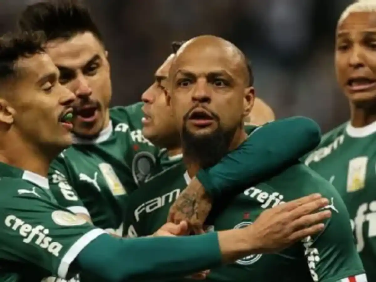 Valdivia condiciona retorno ao Palmeiras à escolha de Sampaoli e critica clima tenso no clube